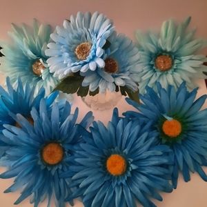 Daisy clips & Daisies Vase